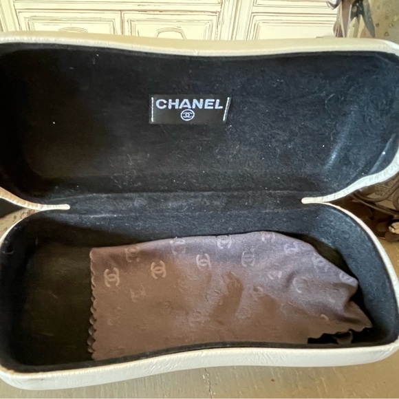 Chanel Sunglasses 5076H - Cream CC-Mother of Pearl Vintage - Picture 11 of 11